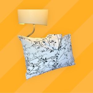 2 pillowcases. Zippered and high quality. 100% cotton